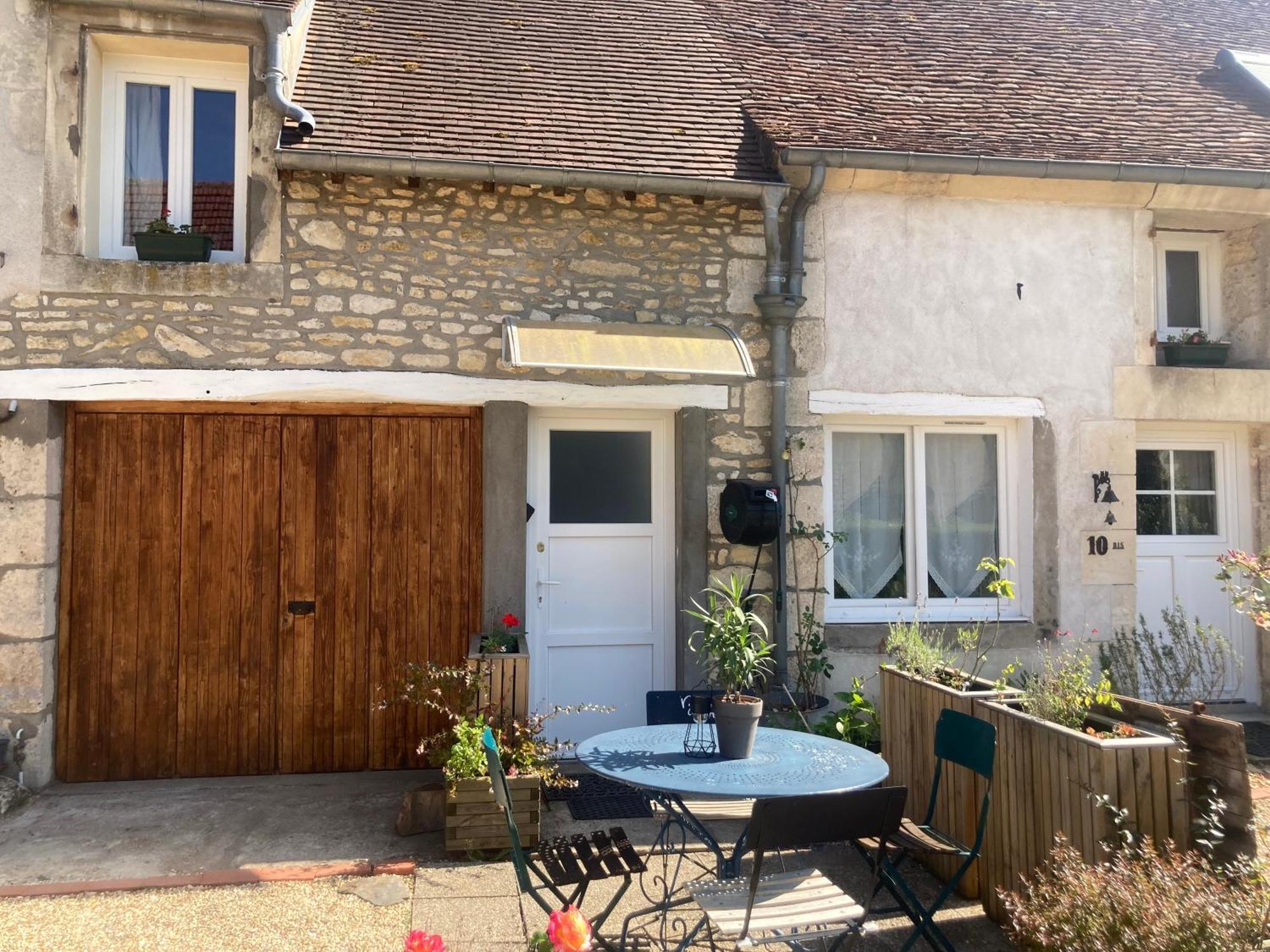 Villa Logis Cote Cour à Varennes-les-Narcy Extérieur photo